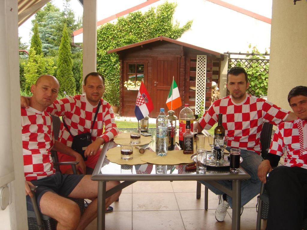 B&B Kamelia Komorniki  Εξωτερικό φωτογραφία