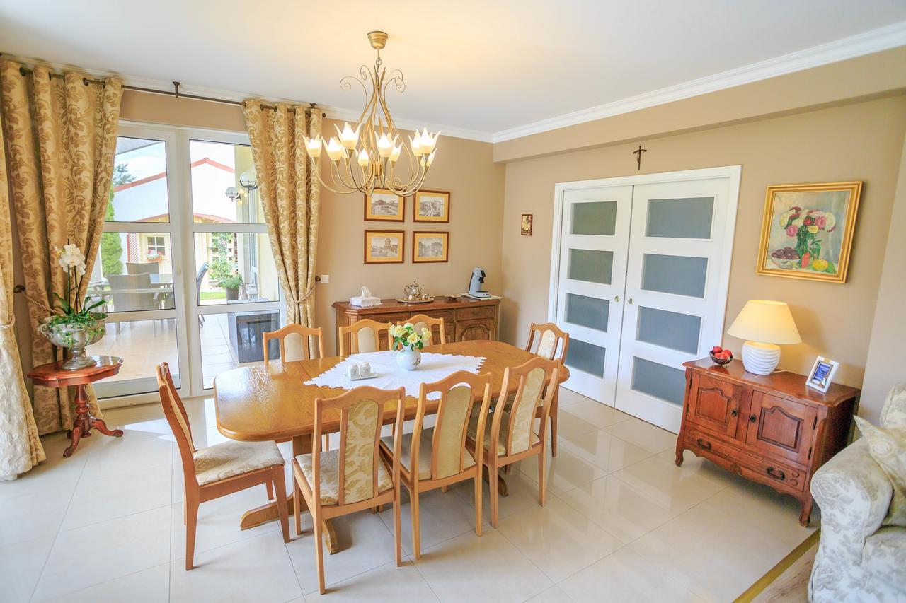 B&B Kamelia Komorniki  Εξωτερικό φωτογραφία
