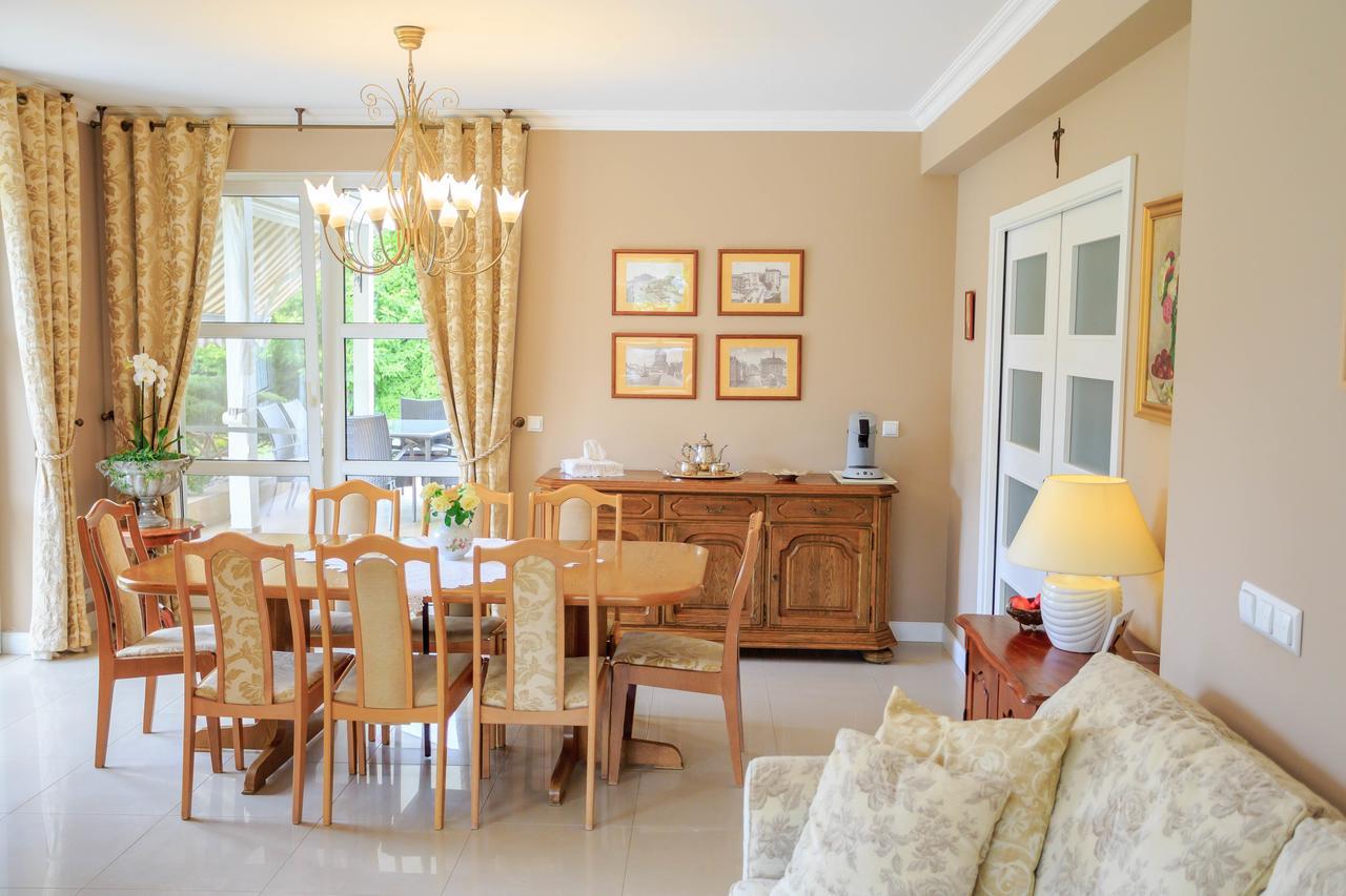 B&B Kamelia Komorniki  Εξωτερικό φωτογραφία